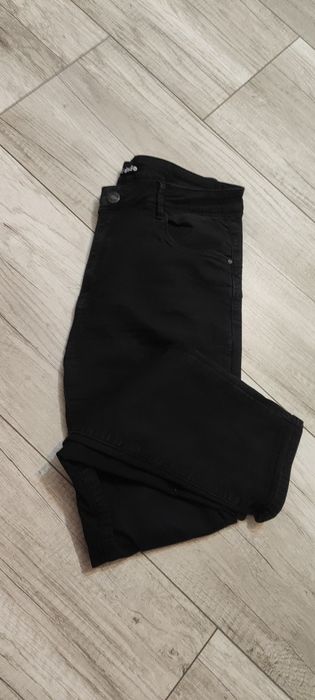 Spodnie jeansowe czarne rozmiar 46.
