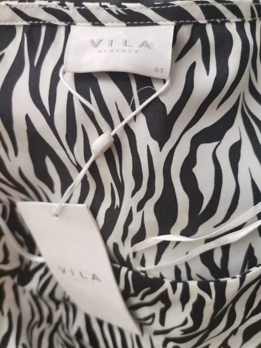 Zebrowa sukienka Vila XXL