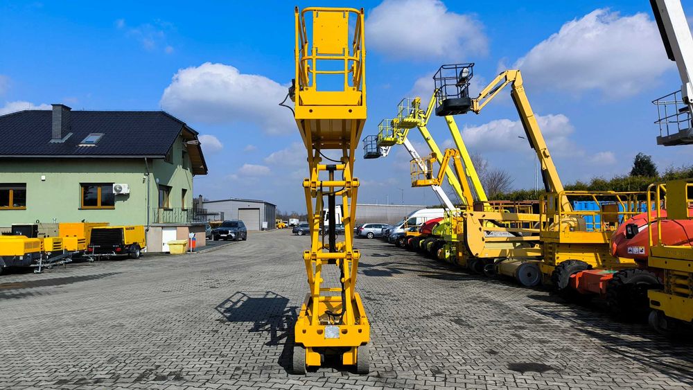 Podnośnik nożycowy Haulotte Compact 8 rok 2011 cena 18500 netto