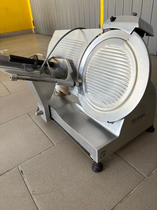 Cortadora profissional Sammic GC-300 (lâmina 300 mm) — 230V / 300 W