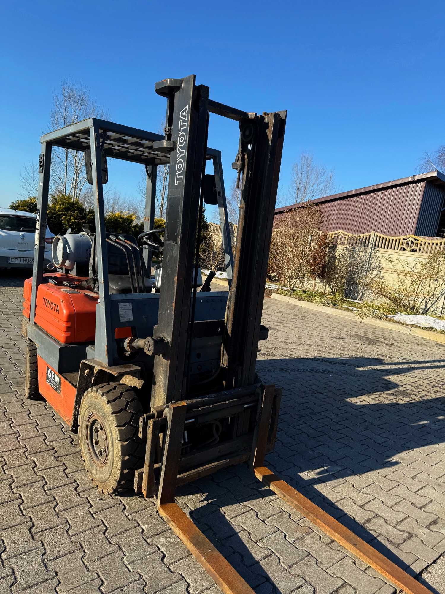 wózek widłowy TOYOTA 5FGF18 LPG przesuw 1800kg 3.30m automat 9200mtg