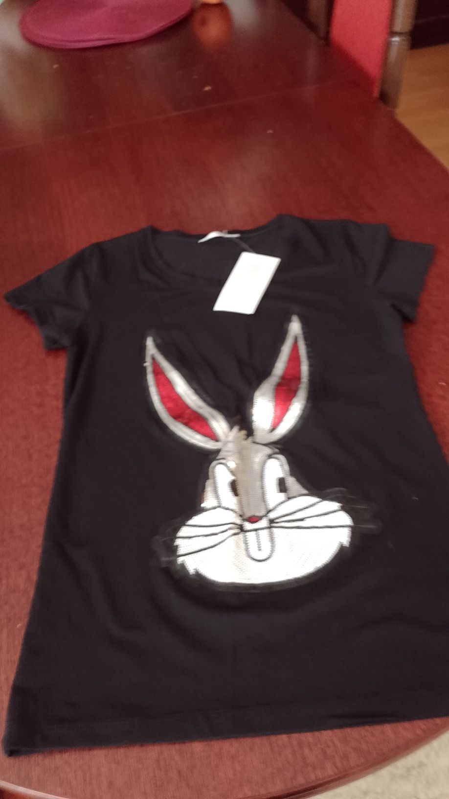 Piękny czarny t-shirt z cekinami rozm S