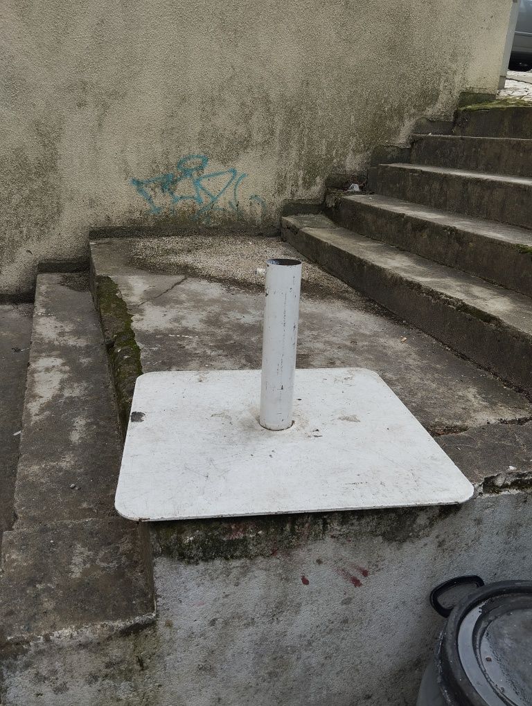 Base de metal para esplanada