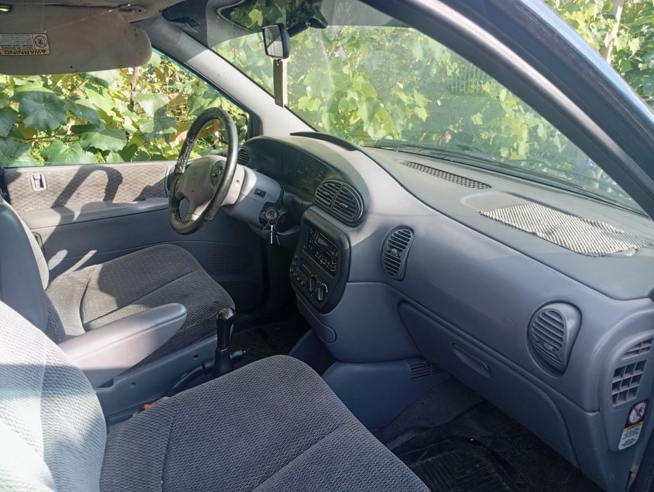 Продам крайслер вояжер