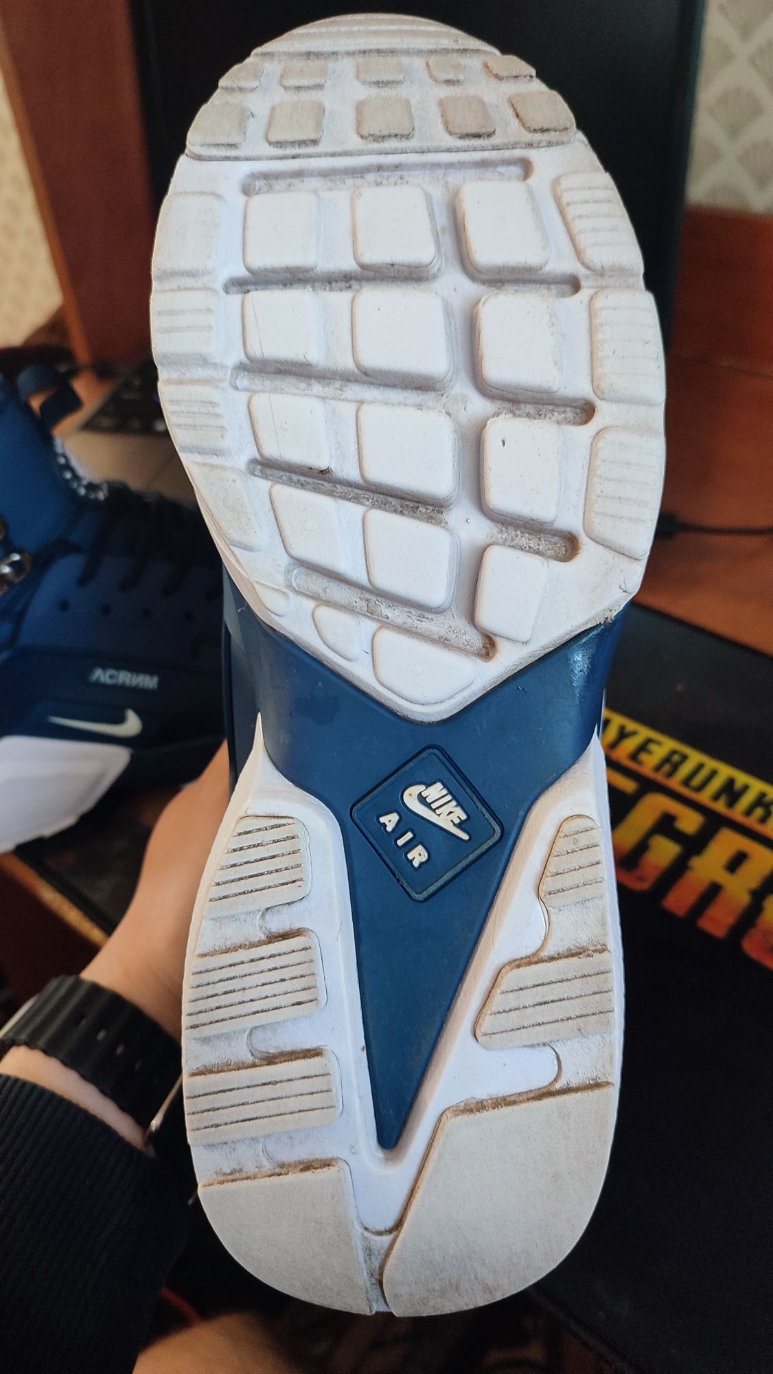 Зимове взуття Nike Huarache (44 розмір, 28 см)