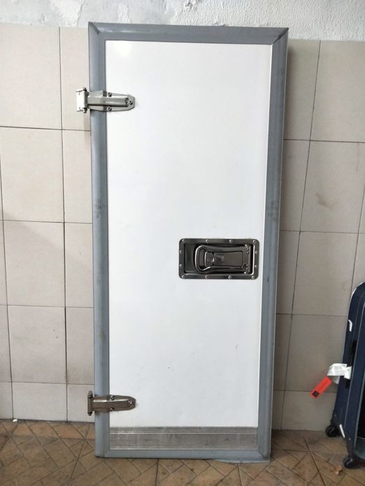 Porta de carrinha frigorífica