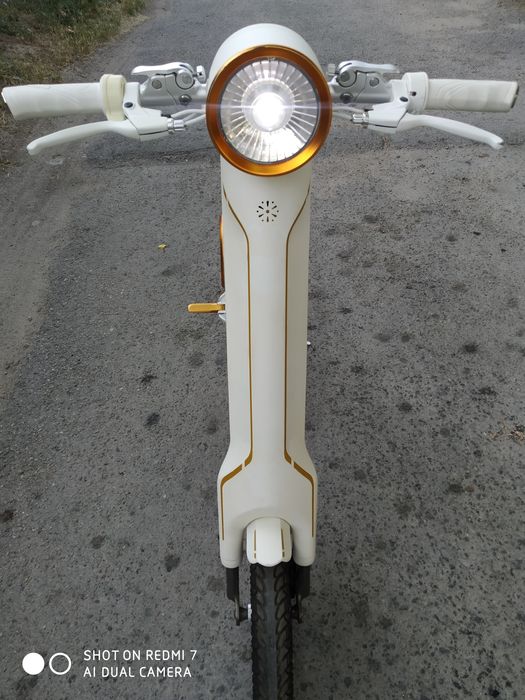 Електросамокат Тесла