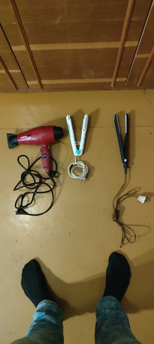 Фен для волос, утюжки и ручная машинка для стрижки волос