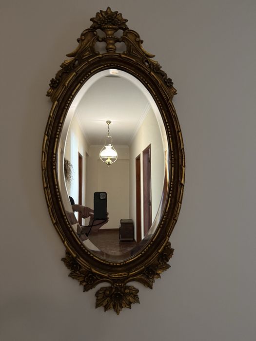 Espelho oval antigo em talha dourada 99 x 36 cm Areeiro Lisboa