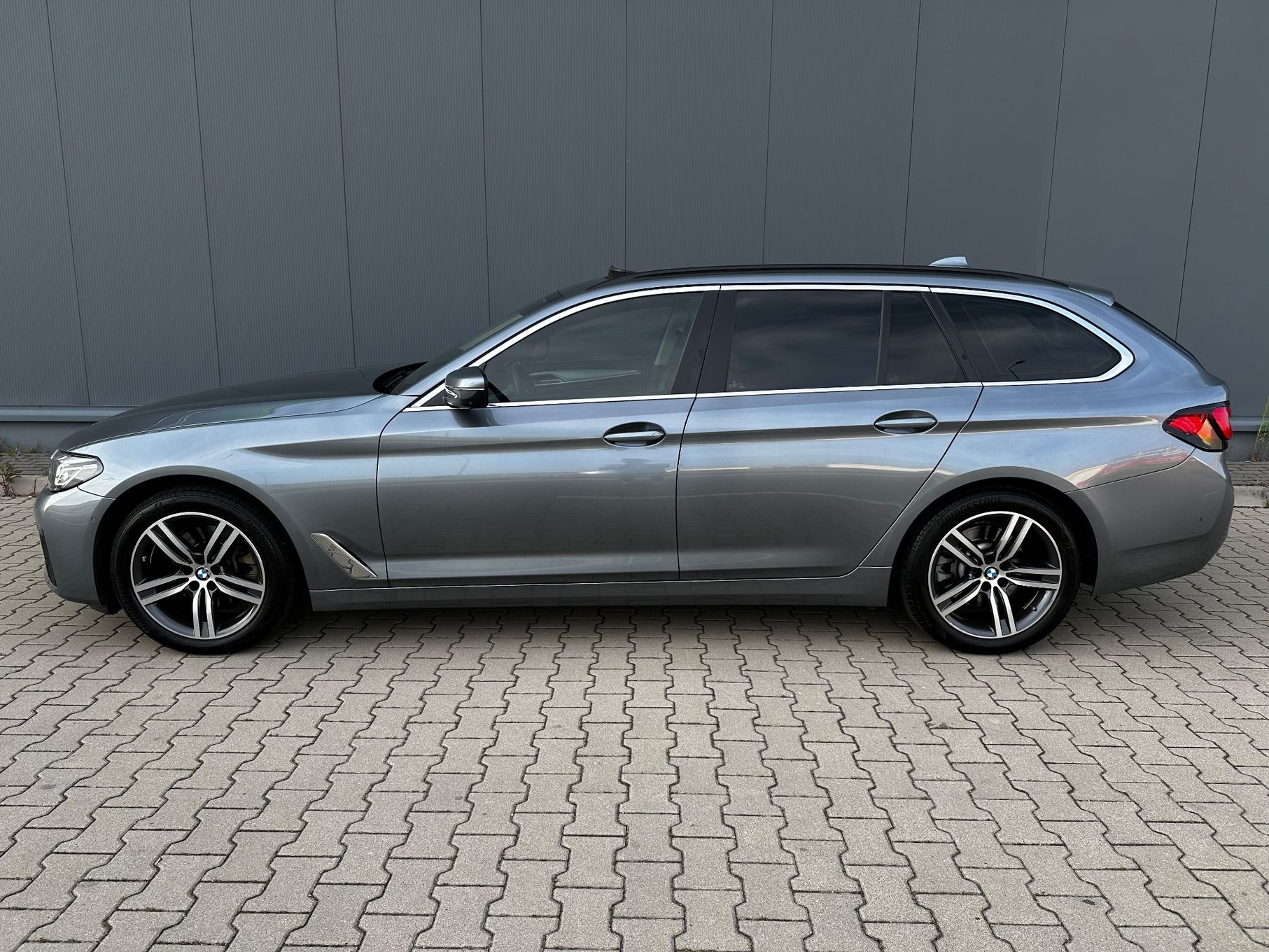 BMW Seria 5 Panorama,Adaptiv Led,Ambiente,Kamera 360'',Keyless,Head Up,Radar!