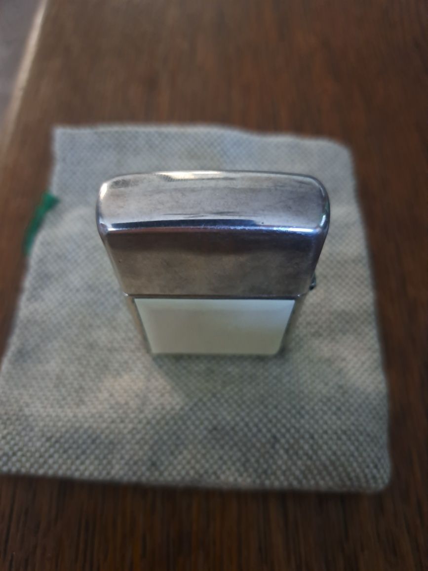 Zapalniczka Zippo, stara sprzedam lub zamienie na łańcuszek ze srebra.