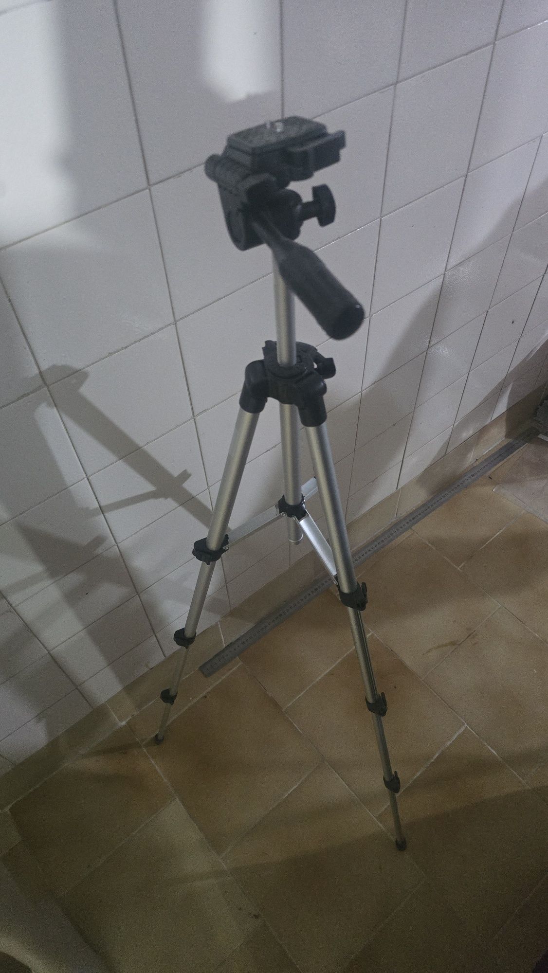 TRIPÉ DE CÂMARA ( foto, tripé, fotografia )