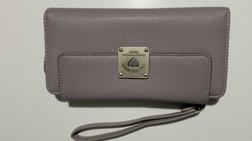 Продам кожаный кошелек CHANEL