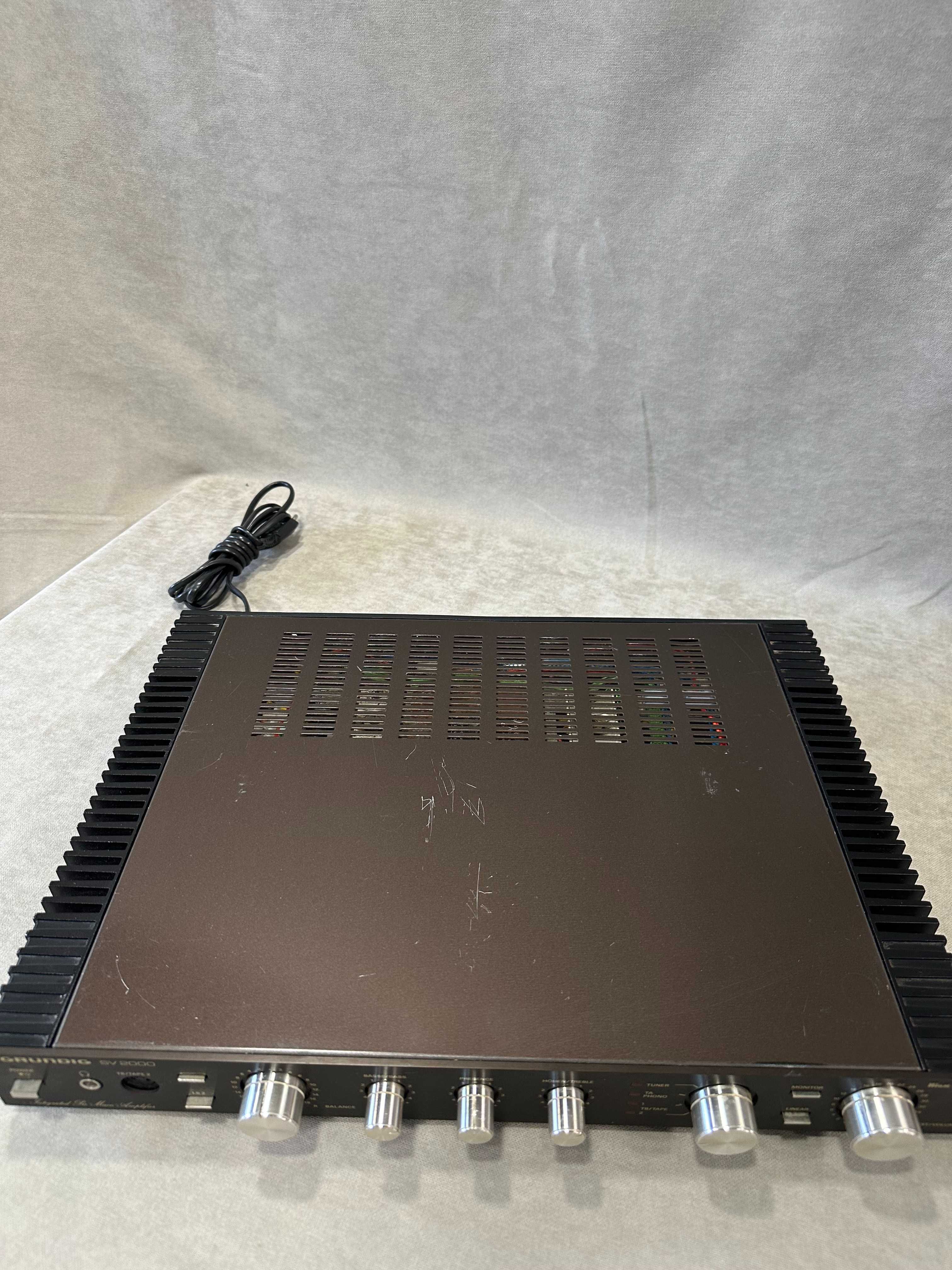 Wzmacniacz Vintage Grundig SV 2000, lata 80