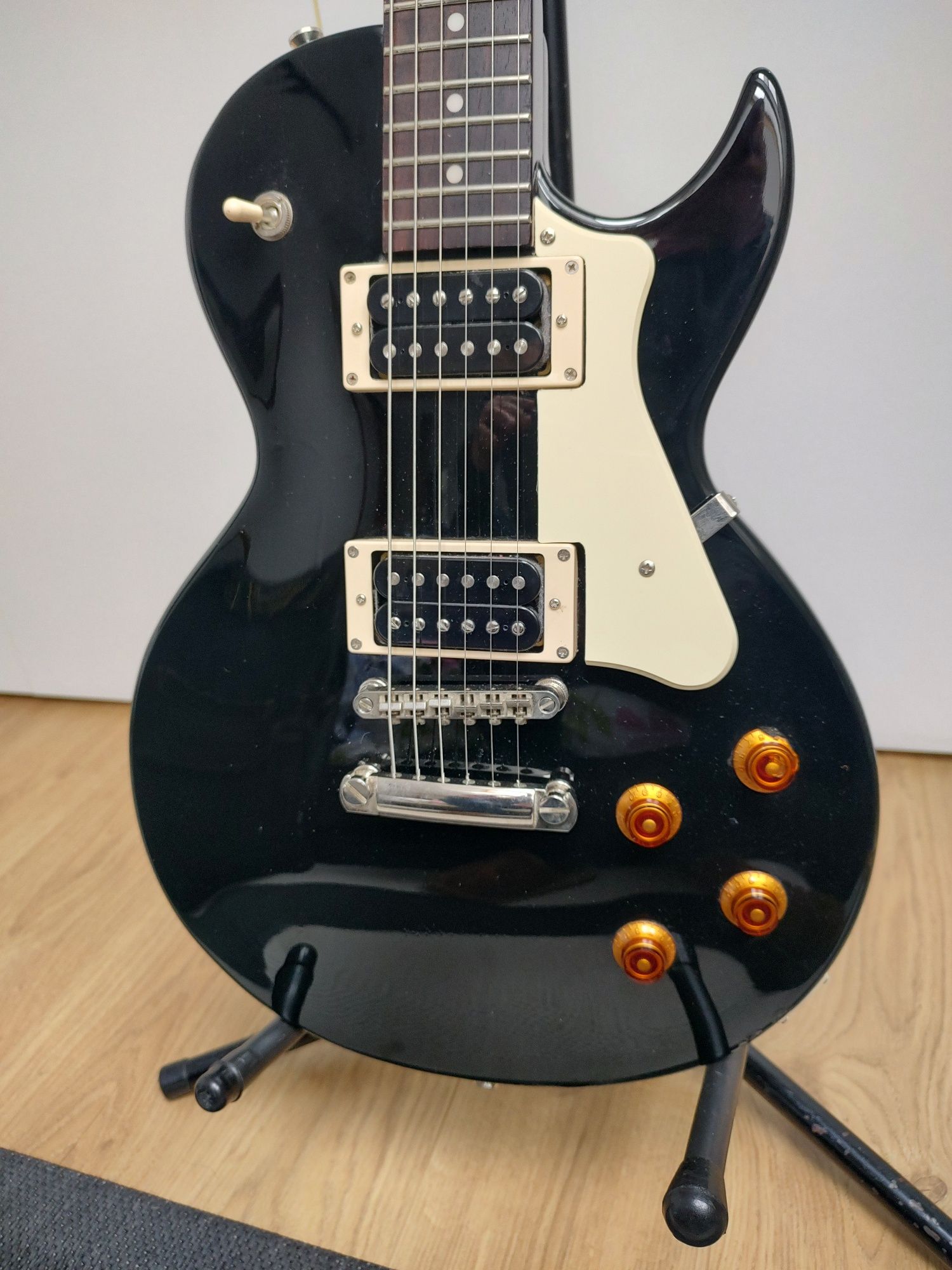 Gitara elektryczna Cort CR100 Les Paul z pokrowcem