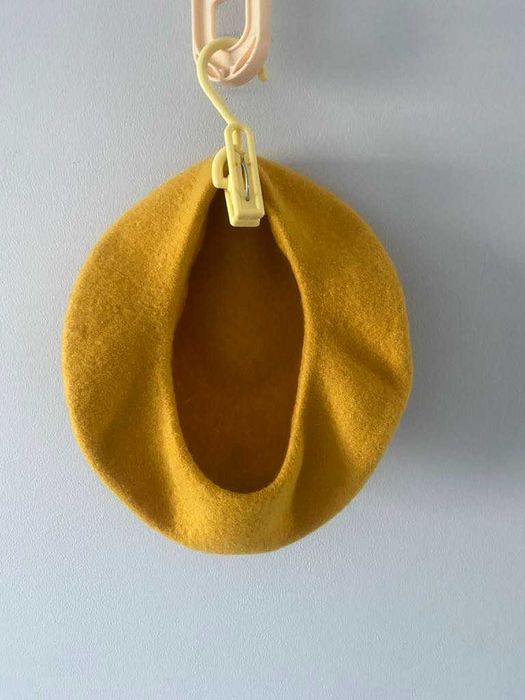 Accessorize Beret wełniany musztardowy 55/56 cm błyszczące dżety