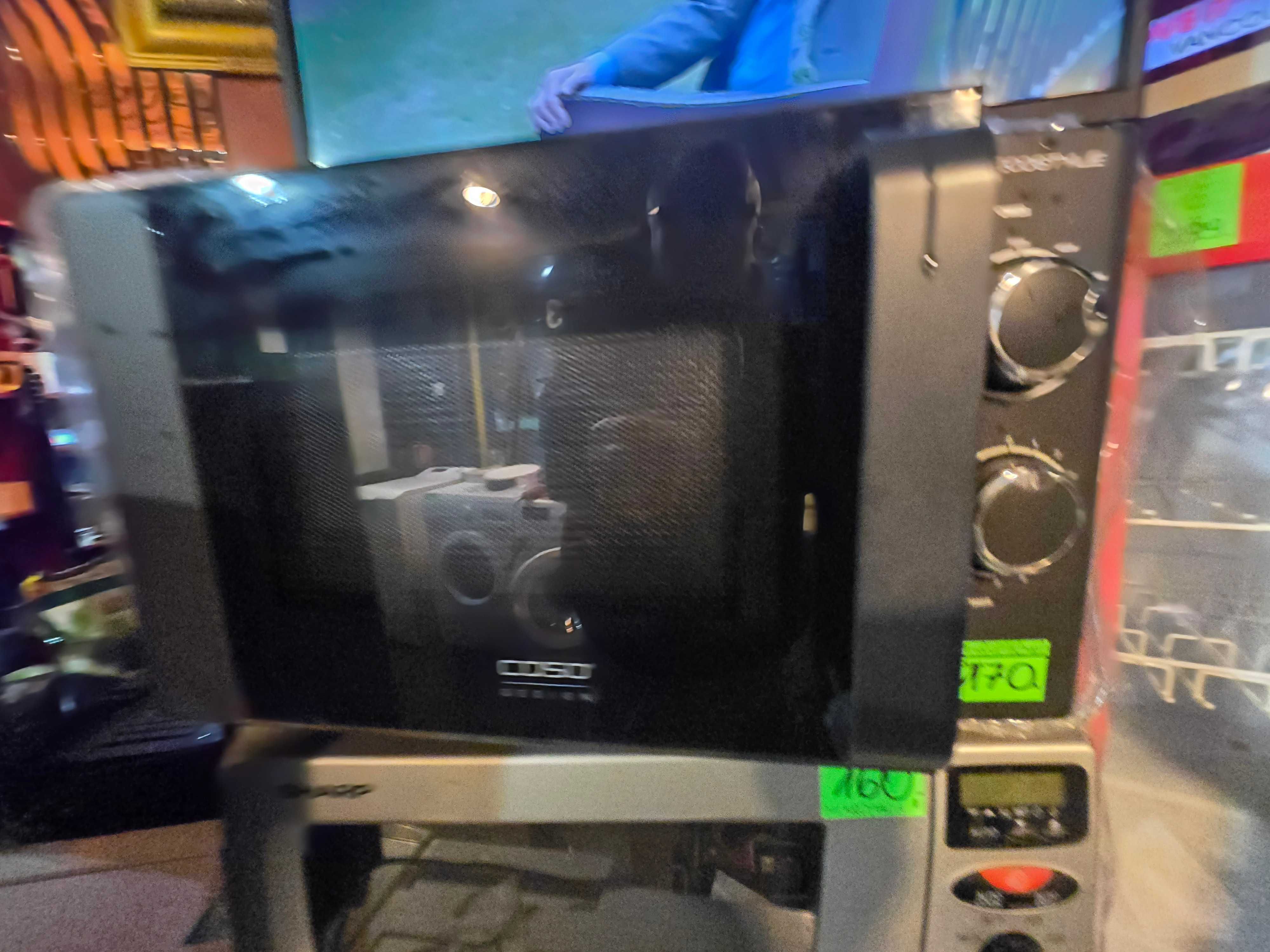 Mikrofalówka .Grill.Wyświetlacz LCD.Gwarancja