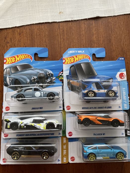 Hot wheels diversos