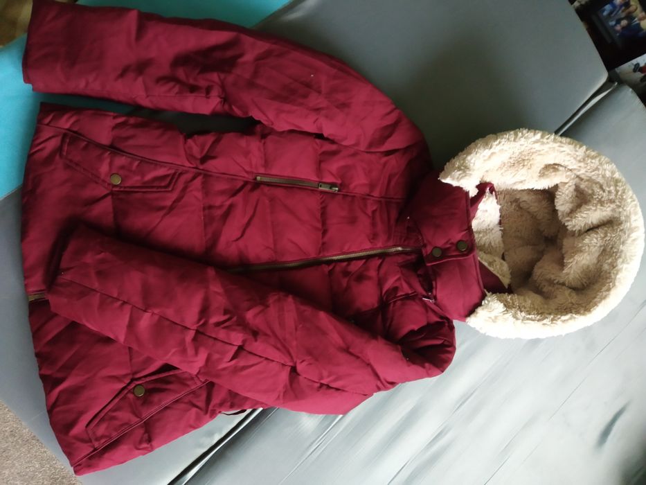 Bordowa kurtka zimowa, EDC, r. XS/S 70% puch