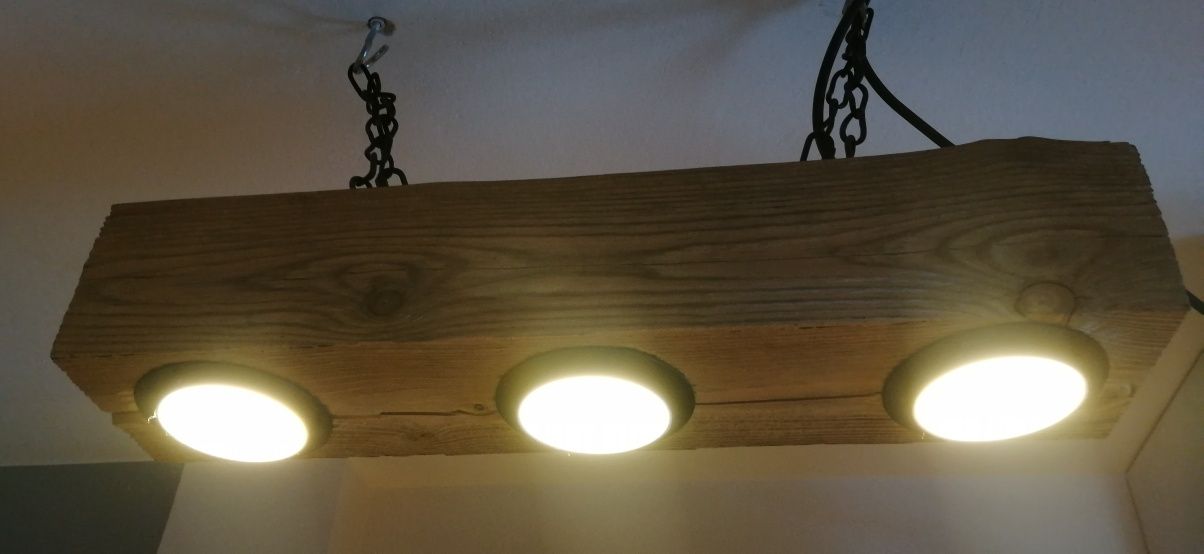 Lampa sufitowa wisząca. Belka.