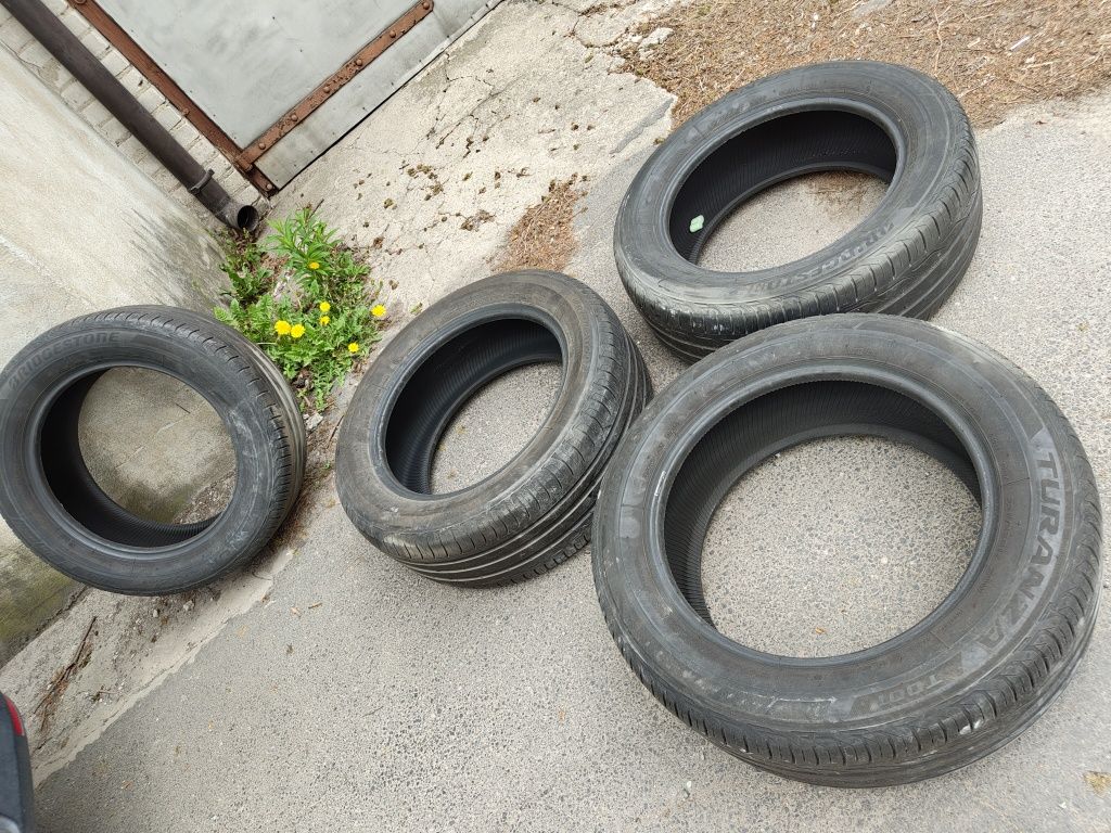 Opony Bridgestone Turanza 4szt T001 235/55R17 99W