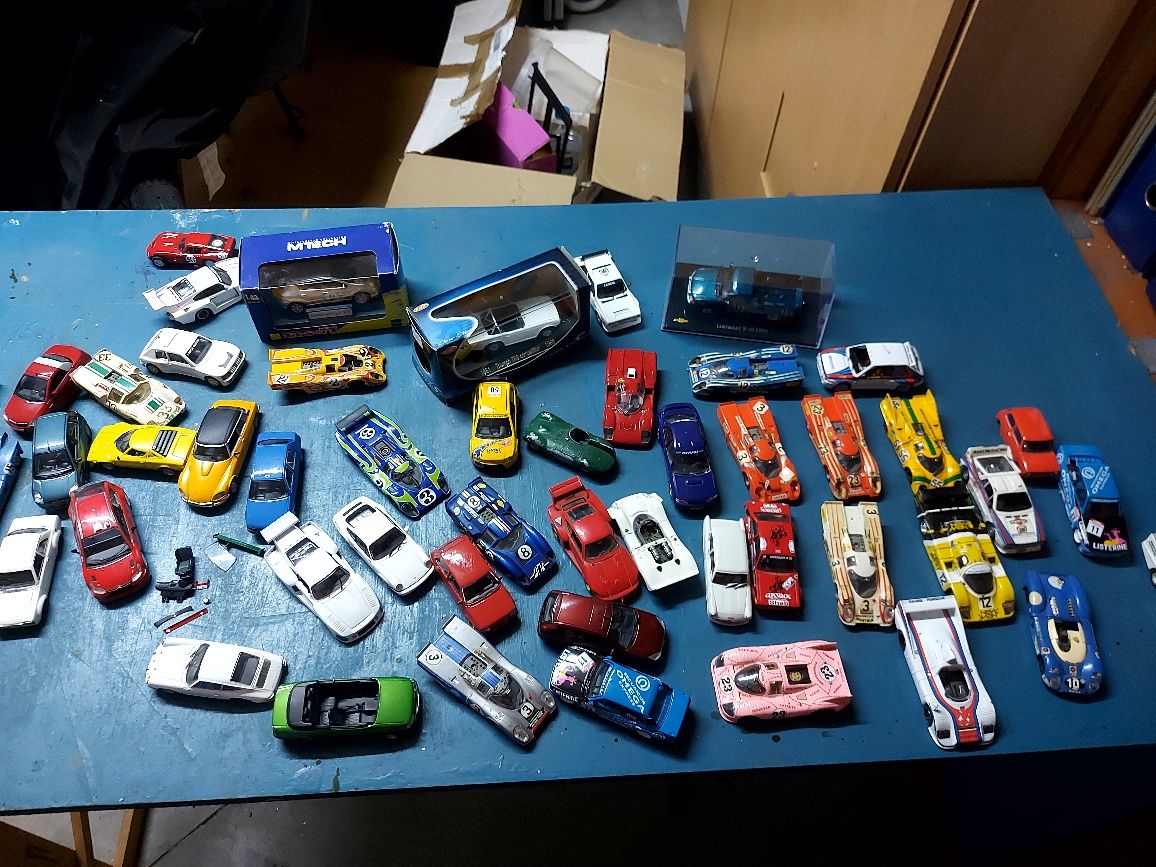 Carros vários...