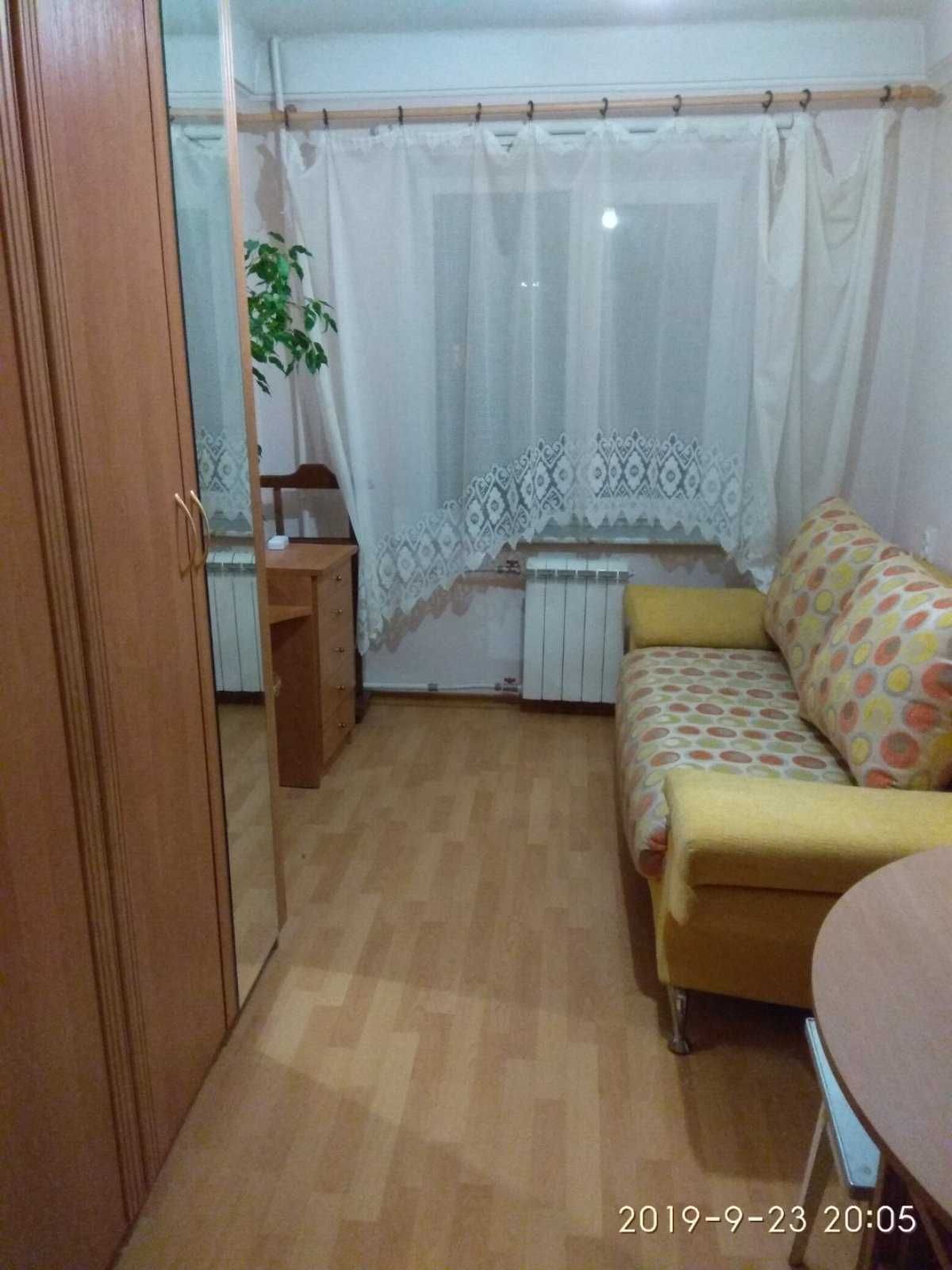 Продается уютная ,теплая 3 квартира Соборности 1 в /Дарницкая площадь/
