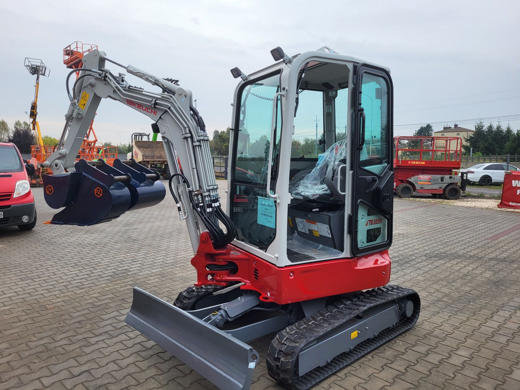 Koparka minikoparka Takeuchi TB325R V3 2440kg 2023rok SLIM