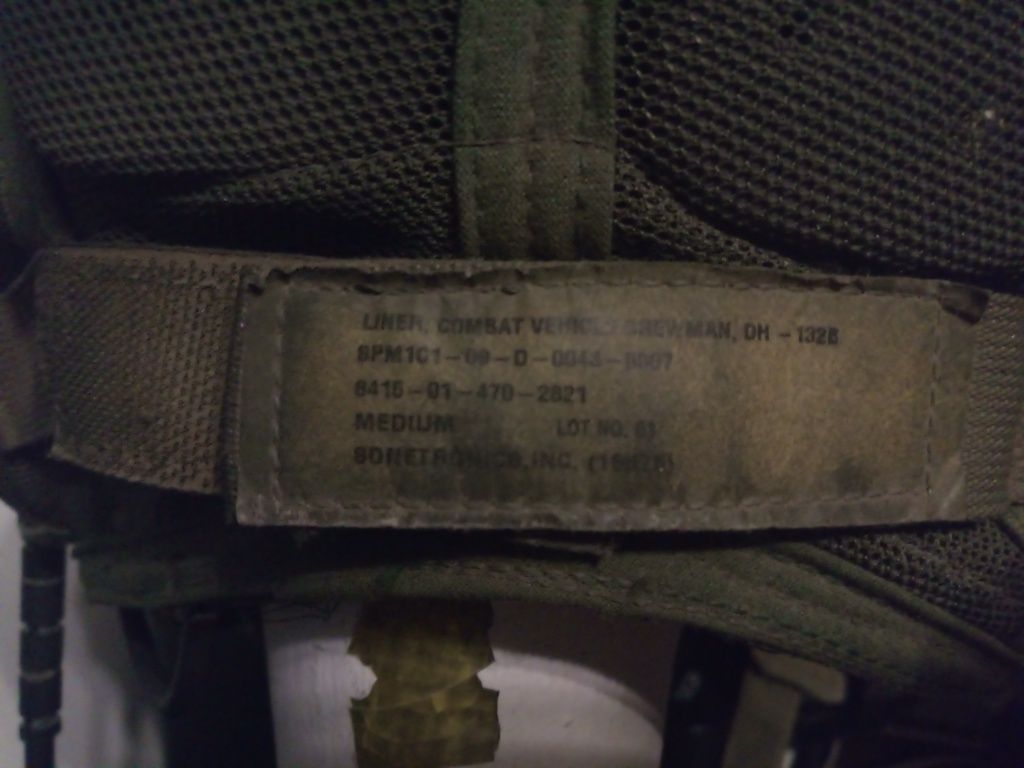 Podhełmówka DH-132B CVC US Army – oryginał, załoga pojazdu, komunikacj
