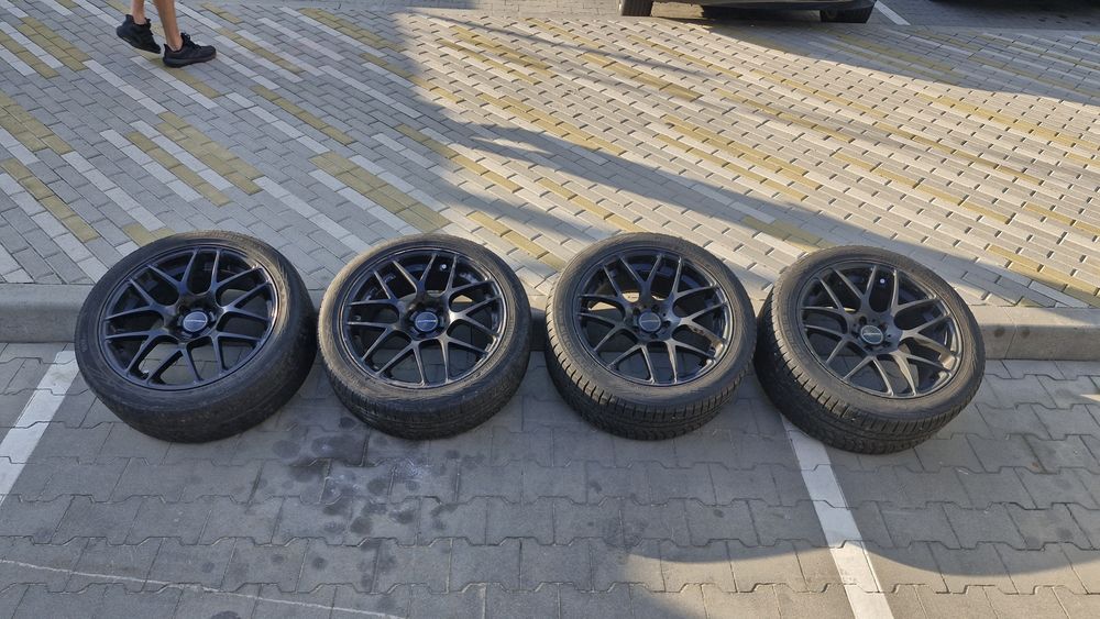 Комплект різношироких колес r19