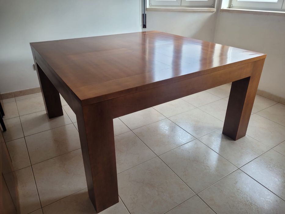 Conjunto de mesa de jantar madeira  + 8 cadeiras