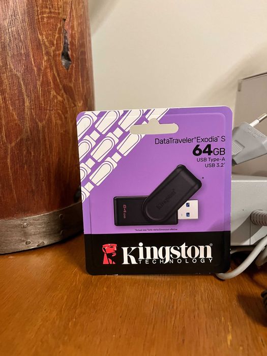 Nintendo Wii ,2 comandos ,joycon , carregador , hdmi e oferta pen 64gb