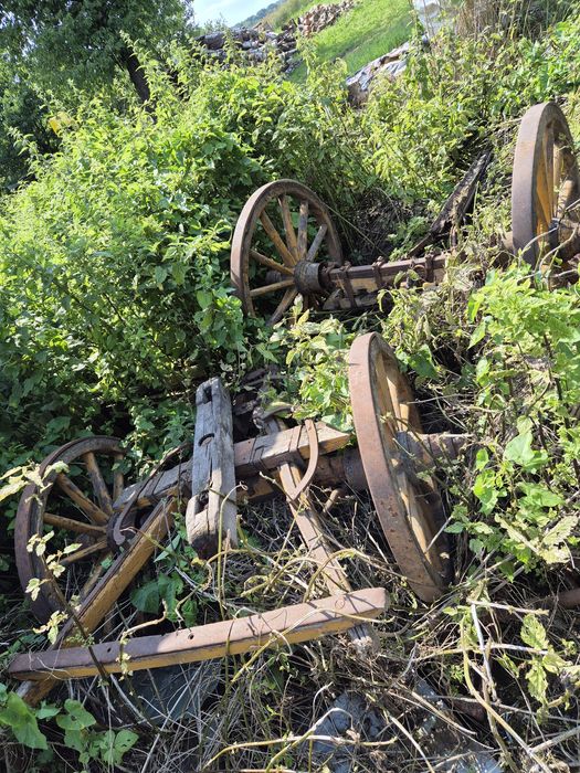 Stary wóz drewniany