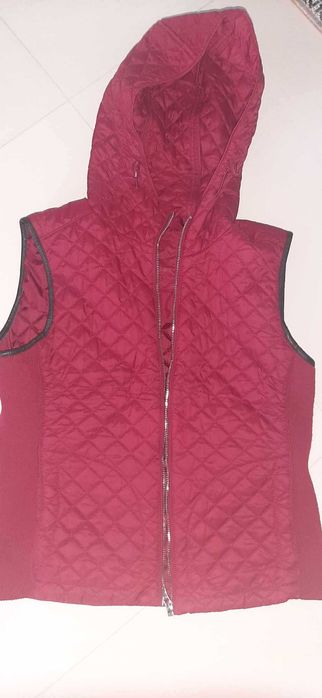 Bordowa kamizelka Massimo Dutti