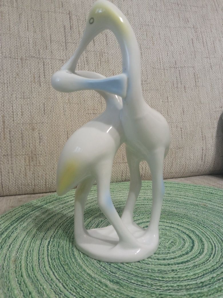 Porcelanowa para ptaków warzęch, płasko dziobów
