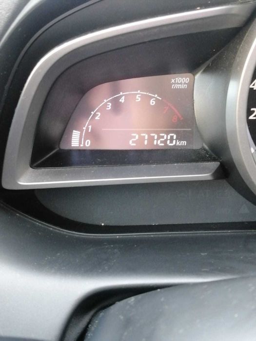 Vendo Mazda 2 ,com 27 720klms , gasolina, 2015