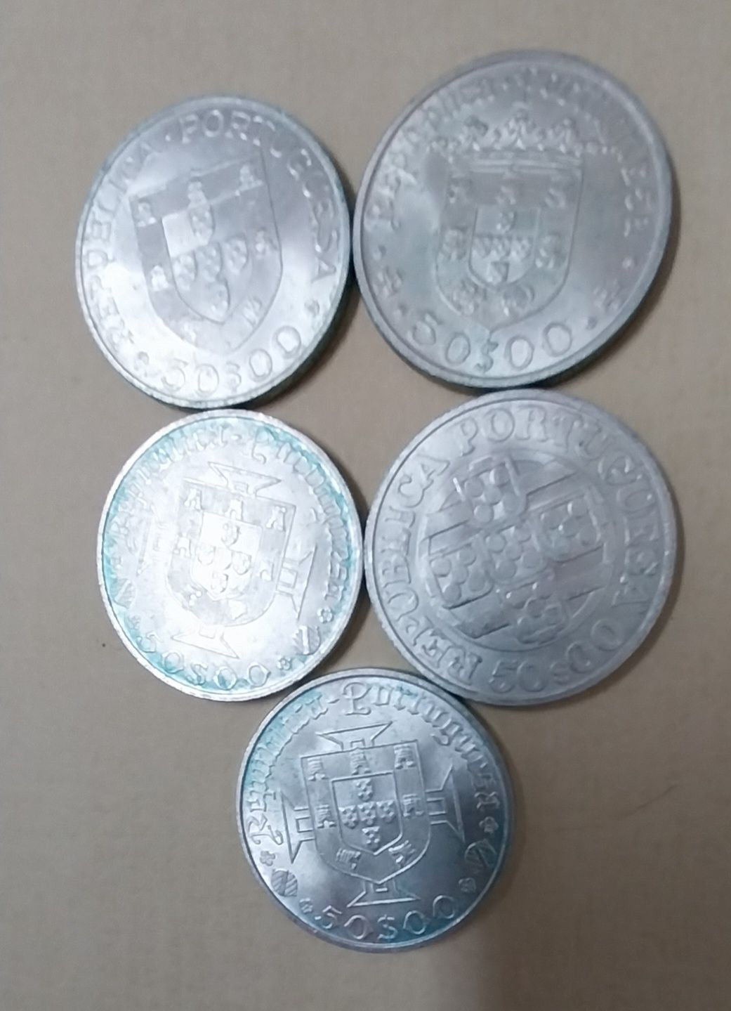 Lote de 5 moedas comemorativas de 50 escudos prata