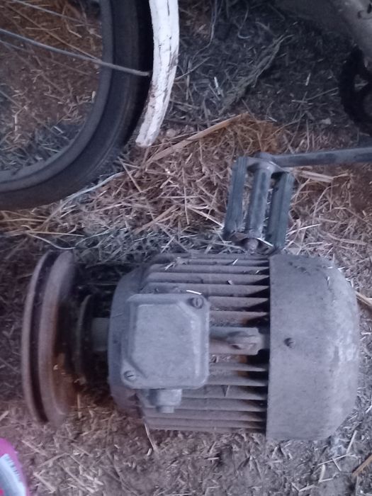 Электроинструмент.