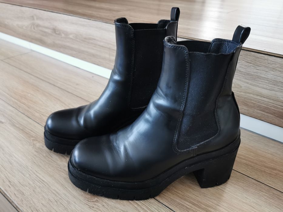 Botki na koturnie 37