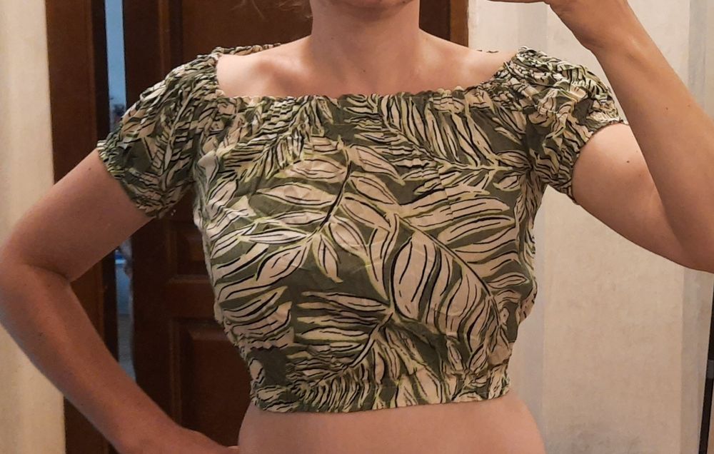 Укорочений топ, блуза