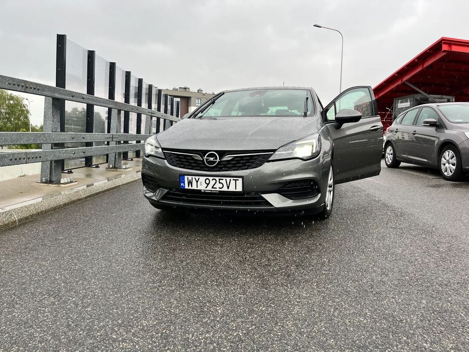 Opel Astra Na sprzedaż Astra V 5dr Edition F1.2SHR MT6 145KM S/S