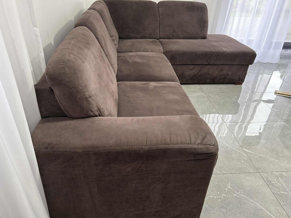 Duży narożnik z funkcja spania brązowy gratis stoik i szafka tv