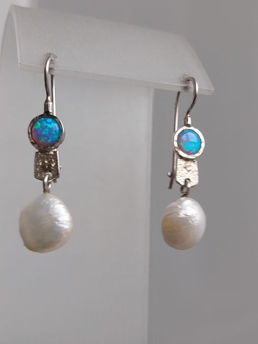 Серебряные серьги с опалами и барочным жемчугом