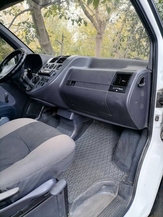 Продам автомобіль Mercedes Vito