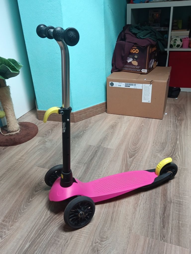 Trotinete rosa de 3 rodas