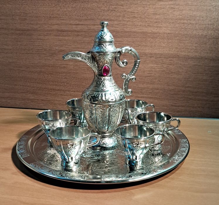 Турецкий набор с красным камнем.
