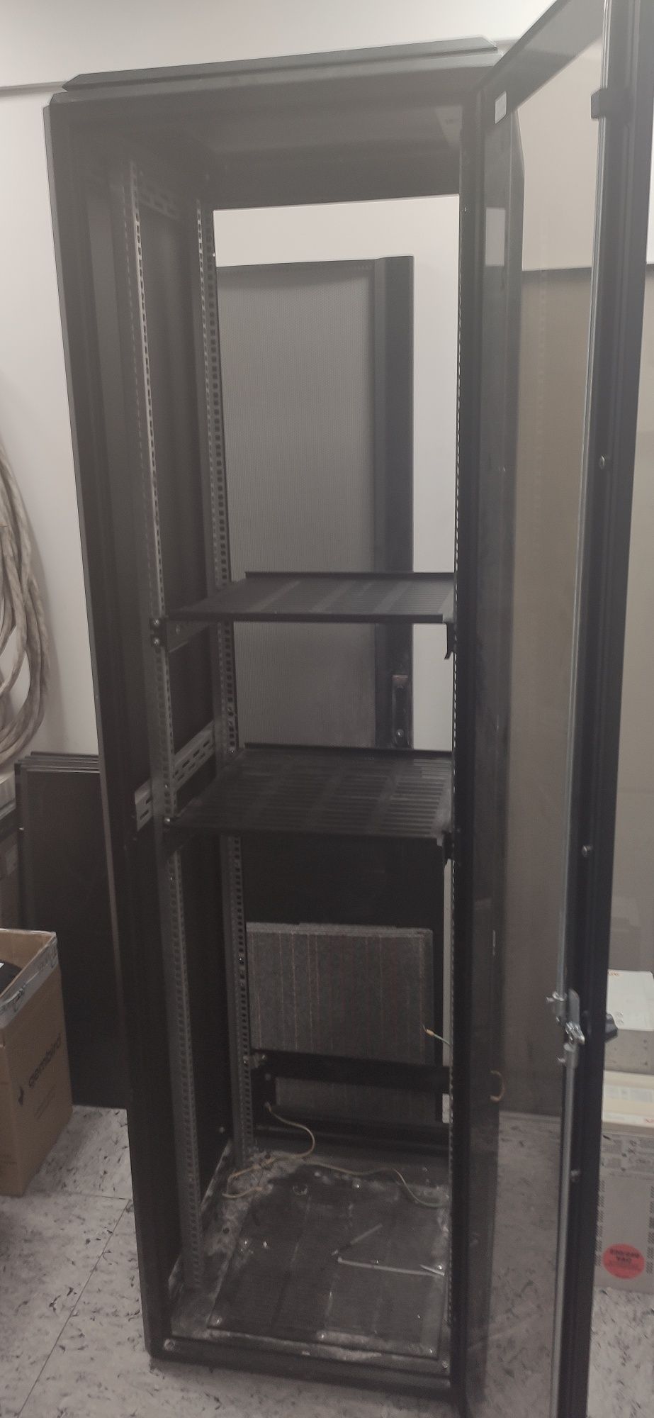 Сервернаый шкаф.Комутационная стойка 60х60х200