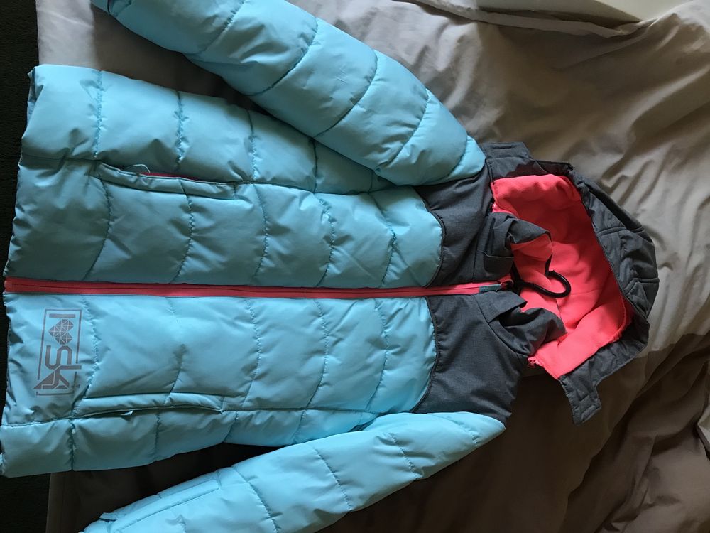 Курточка зимняя на девочку 10-11 лет