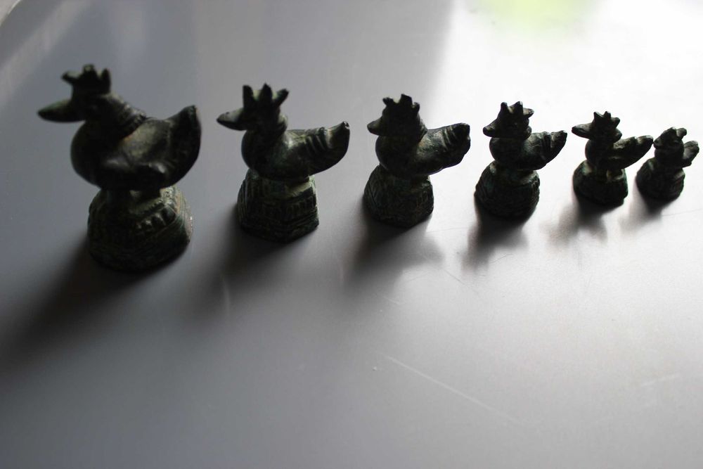 Odważniki do ważenia opium. Daleki Wschód, początek XVIII wieku.