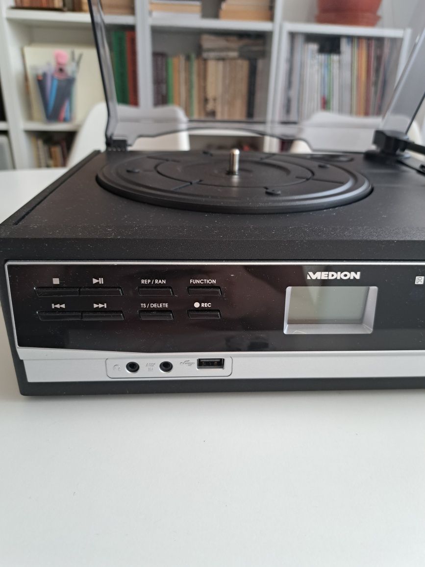 Gramofon Medion, odtwarza płyty I kasety, zapasowe igły
